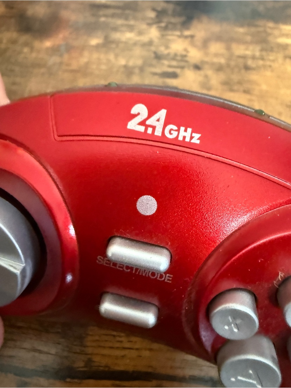 Red Hyperkin retron 3 wireless controller - Picture 5 of 8